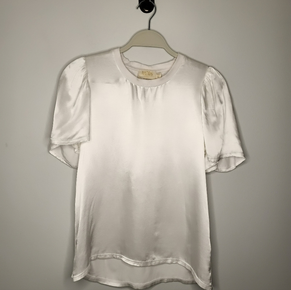 Nation Ltd Evereve Women's White Sz XS Toni Flutter Sleeved Satin/Rayon …